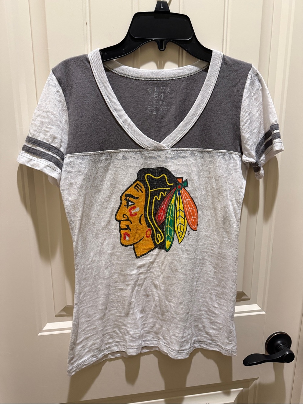 Blue 84 White & Gray Chicago Blackhawks V-Neck Tee